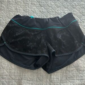 Used Lululemon speed up shorts 2.5 inch